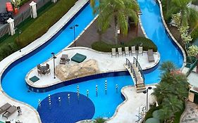 Flat com Vista Panorâmica -15- na Barra da Tijuca - Estacionamento Gratuito - Frigobar - Ar condicionado - Piscina - Academia - Balsa para Praia Grátis - Varanda - Vista Parcial Mar e Lagoa